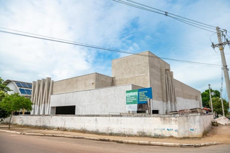 Teixeira investe em novo auditório para ampliar horizontes dos estudantes