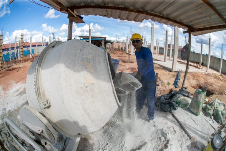 Teixeira: Construção de escola avança e aumenta capacidade na rede municipal em 30%
