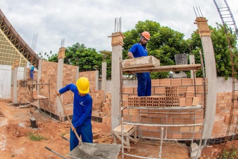 Teixeira expande oferta de educação para crianças com inauguração de nova pré-escola no bairro Colina