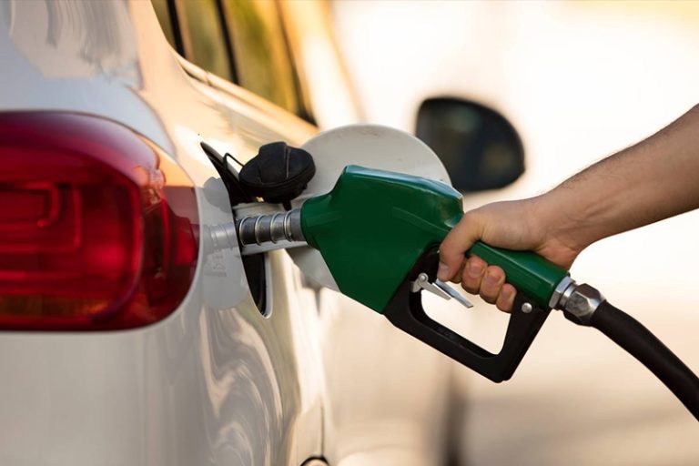 Aumento vertiginoso: Gasolina em Teixeira atinge valor recorde de mais de R$ 8