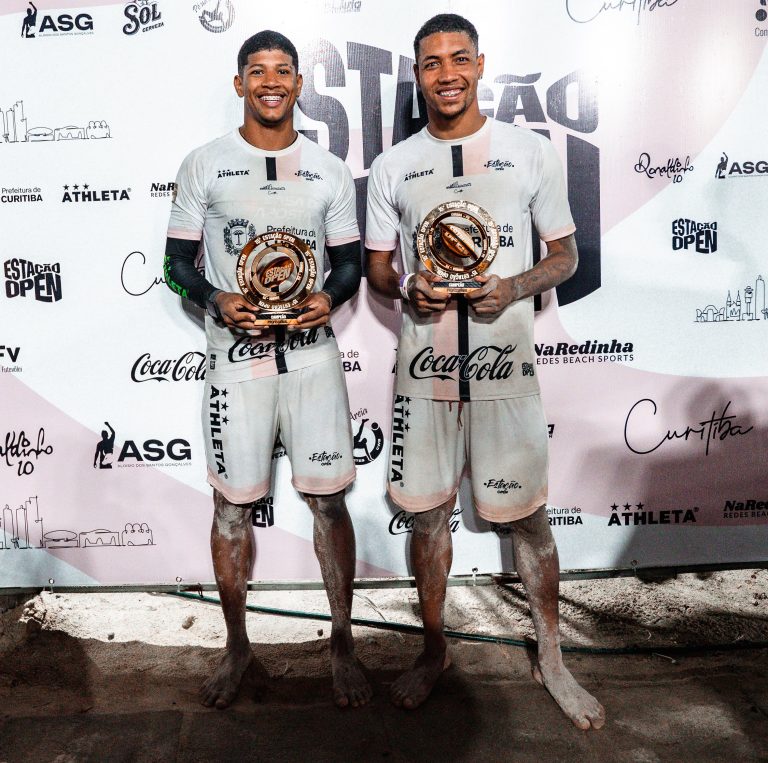 Eles têm o molho! Índio e Felipe são bicampeões do Estação Open Curitiba e consagram a Bahia no topo do futevôlei nacional