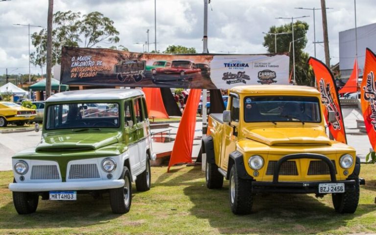 Teixeira se Agita com o Encontro de Veículos Clássicos no Texas Auto Rock