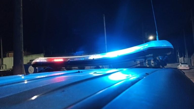 Homem é detido pela PM após atacar mulher com facadas em Alcobaça