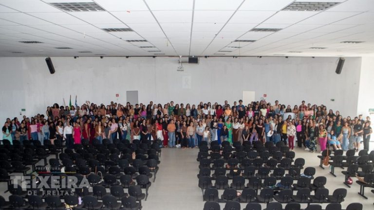 Teixeira promove capacitação para acolhimento de alunos com autismo