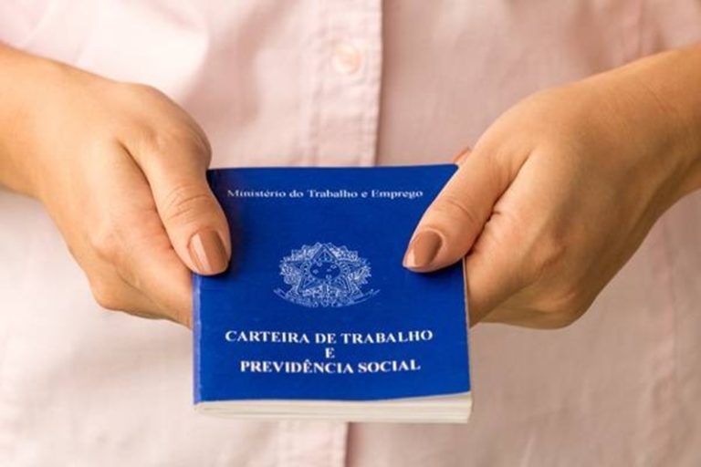 Oportunidade de trabalho: vaga para recepcionista em Teixeira de Freitas disponível